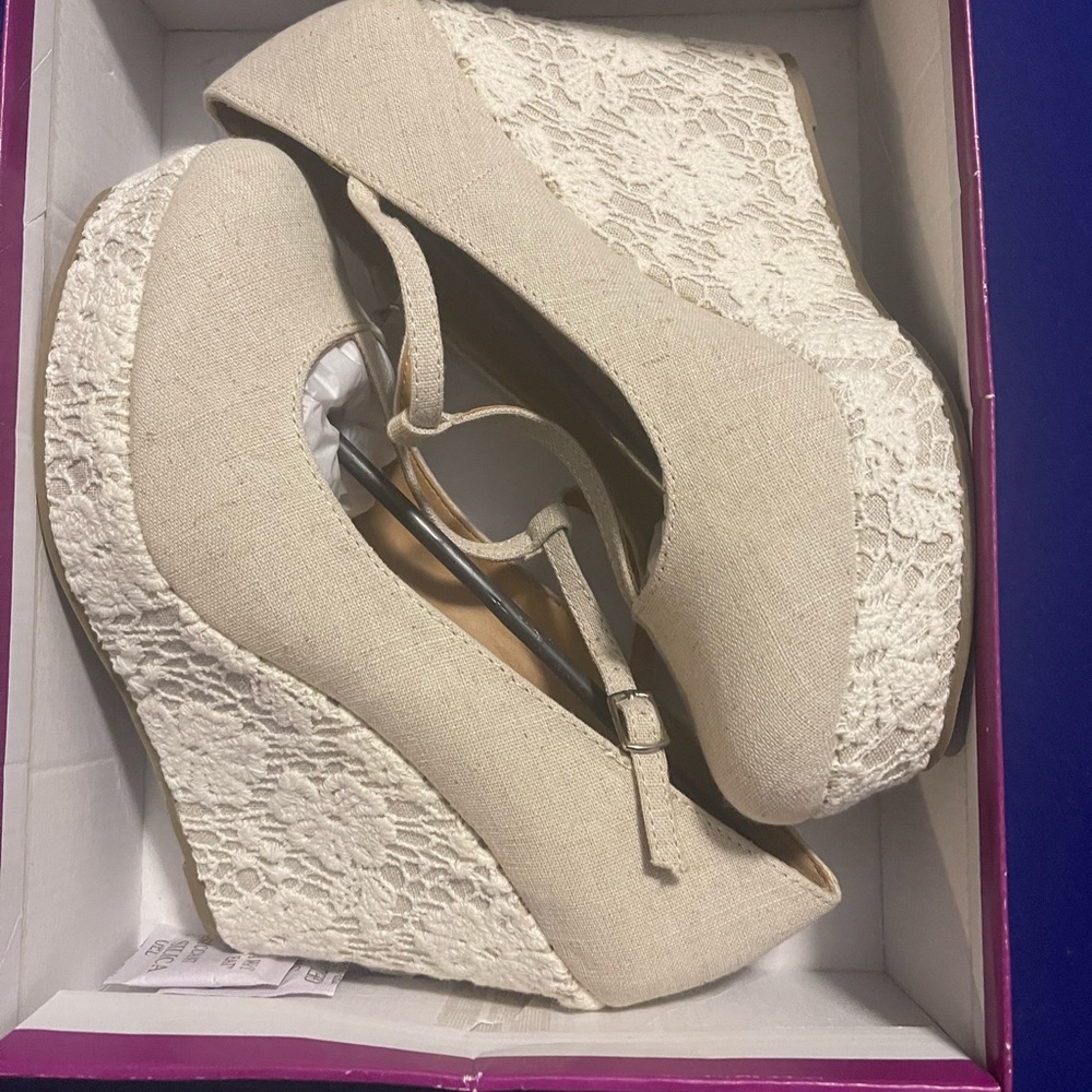 Women wedge heel Size 10M